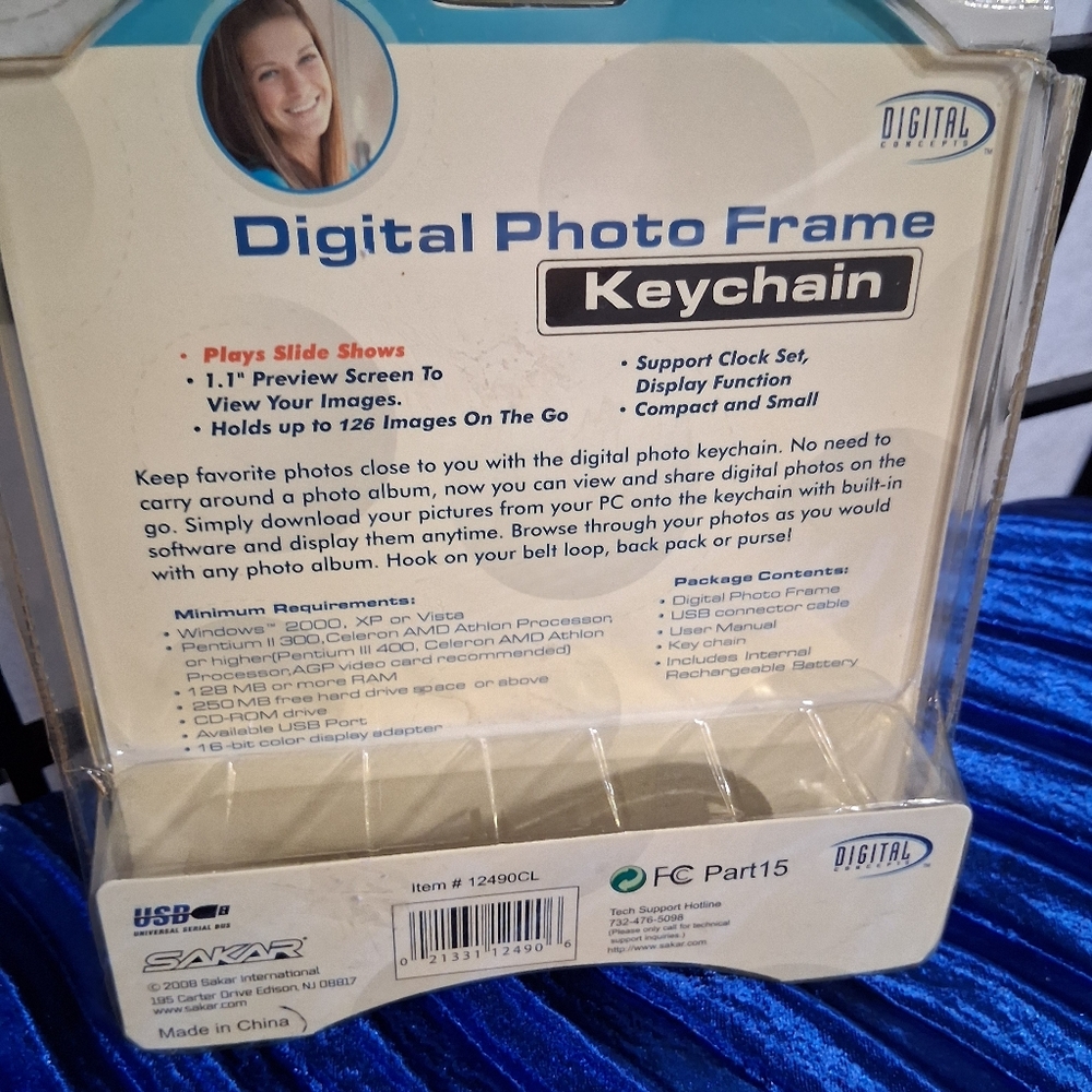 Red Digital Camera with Portable Display - Picture 2 of 12